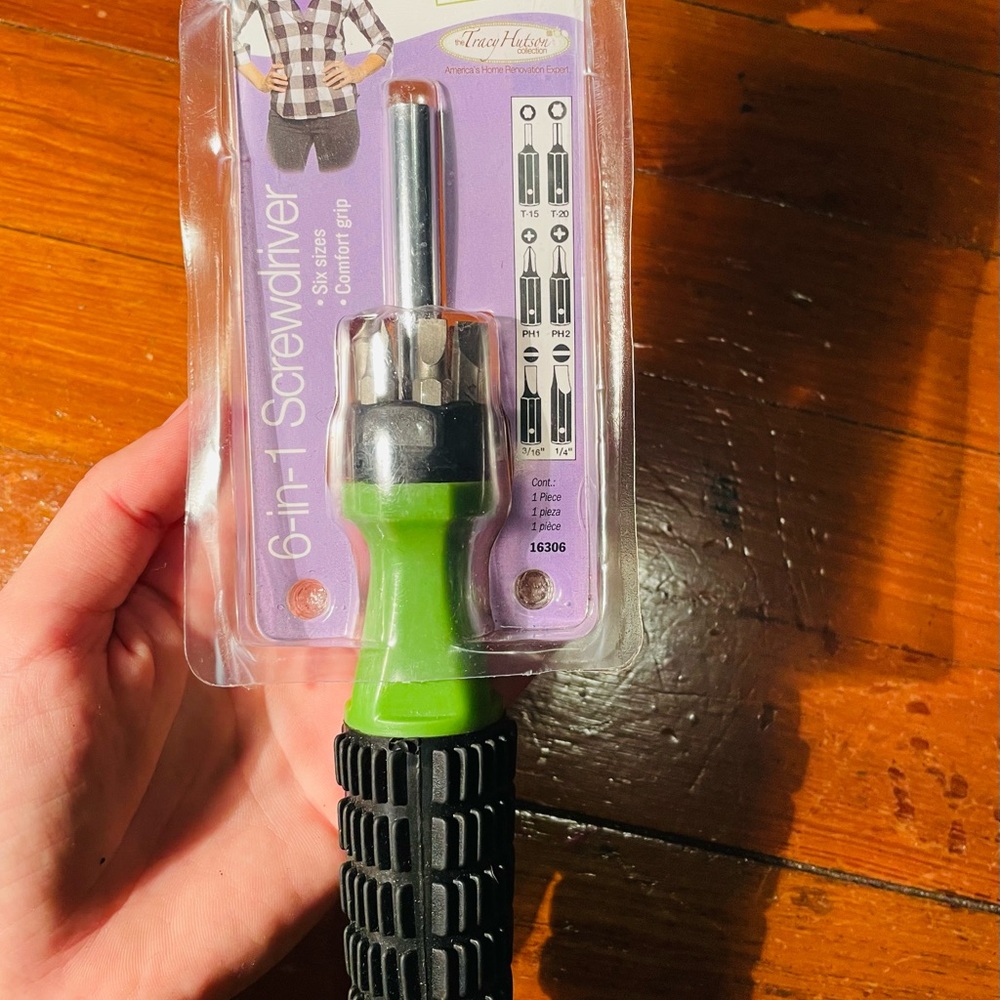 Tracy Hutson Latitude 6-in-1 Screwdriver